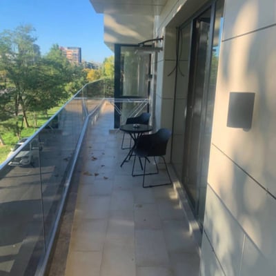 Аренда комфортных 3-комнатных апартаментов с видом на море, 75 м², Мамаия, Констанца, Румыния